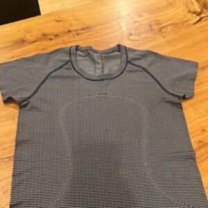 lululemon athletica Blue Short Sleeve Tee